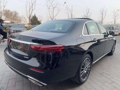 侧后-闲置京牌车长租：14000 元/月 奔驰E260 5座 汽油小轿车 尾号5 