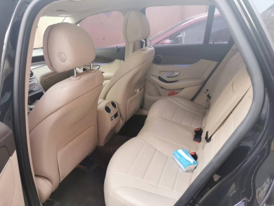 干净整洁-闲置京牌车长租：6500 元/月 奔驰GLC300 5座 汽油SUV 尾号0 