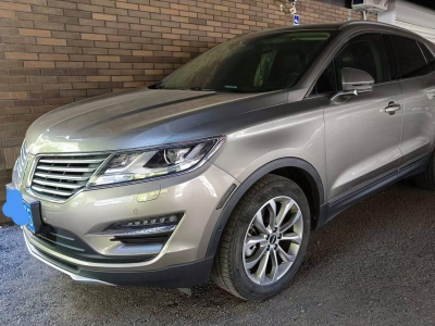 侧-闲置京牌车长租：4200 元/月 林肯MKC 5座 汽油SUV 尾号5 