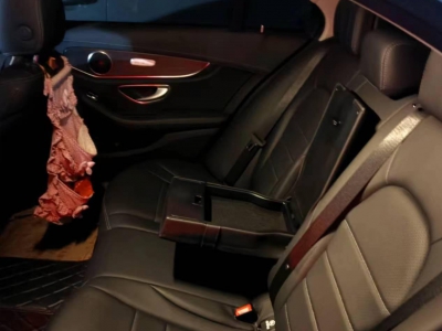 后座-闲置京牌车长租：5000 元/月 奔驰C200L 5座 汽油小轿车 尾号1 