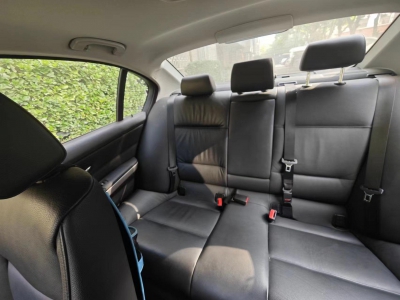 鲸牌链-京牌车长租平台-闲置京牌车长租：2500 元/月 宝马BMW 320ⅰ 5座 汽油小轿车 尾号2 