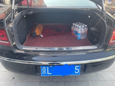 鲸牌链-京牌车长租平台-闲置京牌车长租：5900 元/月 大众辉腾3.0L 5座 汽油小轿车 尾号5 