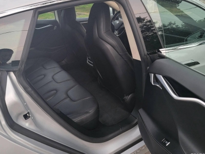 鲸牌链-京牌车长租平台-闲置京牌车长租：8000 元/月 特斯拉Model S 90D 5座 纯电小轿车 尾号9 