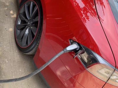 鲸牌链-京牌车长租平台-闲置京牌车长租：9600 元/月 特斯拉Model S 90D 5座 纯电小轿车 尾号8 