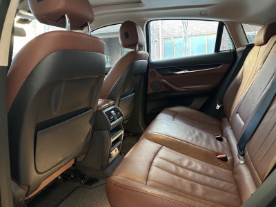 鲸牌链-京牌车长租平台-闲置京牌车长租：7500 元/月 宝马BMW X6 5座 汽油小轿车 尾号8 