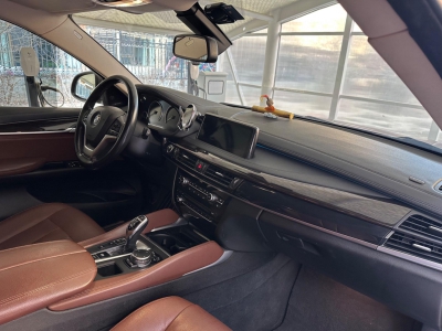 鲸牌链-京牌车长租平台-闲置京牌车长租：7500 元/月 宝马BMW X6 5座 汽油小轿车 尾号8 
