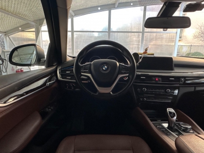 鲸牌链-京牌车长租平台-闲置京牌车长租：7500 元/月 宝马BMW X6 5座 汽油小轿车 尾号8 