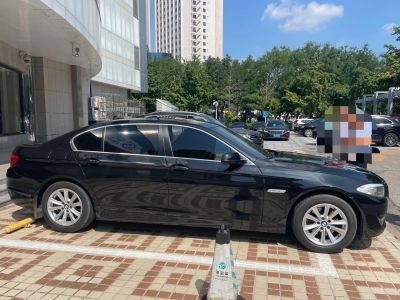 鲸牌链-京牌车长租平台-闲置京牌车长租：2900 元/月 宝马BMW 525豪华 5座 汽油小轿车 尾号2 