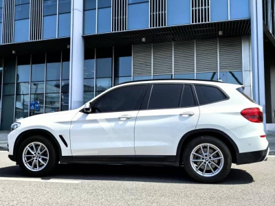 鲸牌链-京牌车长租平台-闲置京牌车长租：5000 元/月 宝马BMW X3 5座 汽油小轿车 尾号3 