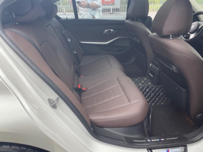 鲸牌链-京牌车长租平台-闲置京牌车长租：5500 元/月 宝马BMW 320li 5座 汽油小轿车 尾号0 