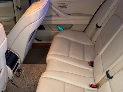 鲸牌链-京牌车长租平台-闲置京牌车长租：2600 元/月 宝马BMW 525豪华 5座 汽油小轿车 尾号2 