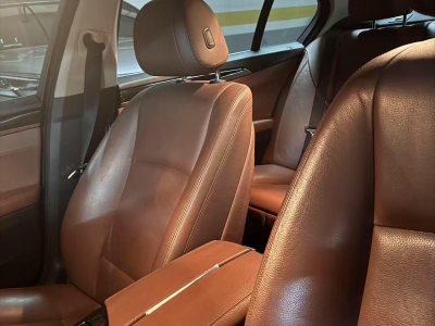 鲸牌链-京牌车长租平台-闲置京牌车长租：4600 元/月 宝马BMW 528 5座 汽油小轿车 尾号1 