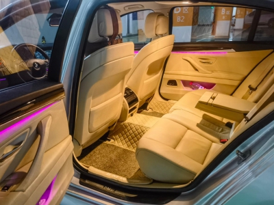 鲸牌链-京牌车长租平台-闲置京牌车长租：4000 元/月 宝马BMW 523 5座 汽油小轿车 尾号7 