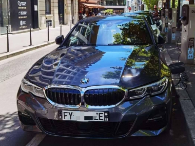 鲸牌链-京牌车长租平台-闲置京牌车长租：3500 元/月 宝马BMW 320I 5座 汽油小轿车 尾号2 