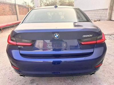 鲸牌链-京牌车长租平台-闲置京牌车长租：3500 元/月 宝马BMW 320I 5座 汽油小轿车 尾号2 