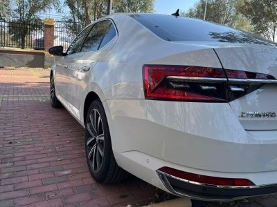 鲸牌链-京牌车长租平台-闲置京牌车长租:3500 元/月 斯柯达速派 5座 汽油小轿车 尾号1