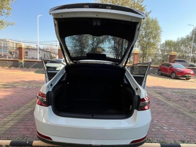 鲸牌链-京牌车长租平台-闲置京牌车长租:3500 元/月 斯柯达速派 5座 汽油小轿车 尾号1