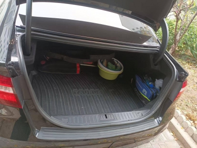 鲸牌链-京牌车长租平台-闲置京牌车长租：2200 元/月 福特金牛座2.0T 5座 汽油小轿车 尾号1 