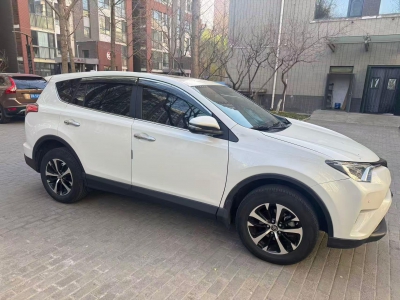 鲸牌链-京牌车长租平台-闲置京牌车长租：3000 元/月 丰田RAV4 5座 汽油小轿车 尾号9 