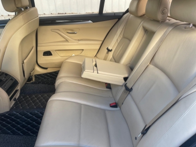 鲸牌链-京牌车长租平台-闲置京牌车长租：2800 元/月 宝马BMW525 5座 汽油小轿车 尾号9 