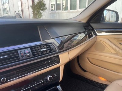 鲸牌链-京牌车长租平台-闲置京牌车长租：2800 元/月 宝马BMW525 5座 汽油小轿车 尾号9 