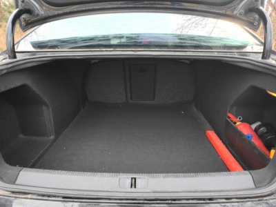 鲸牌链-京牌车长租平台-闲置京牌车长租：2300 元/月 大众迈腾1.8T 5座 汽油小轿车 尾号0 