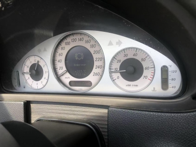 鲸牌链-京牌车长租平台-闲置京牌车长租：2500 元/月 奔驰银色CLK敞篷车 4座 汽油小轿车 尾号3 