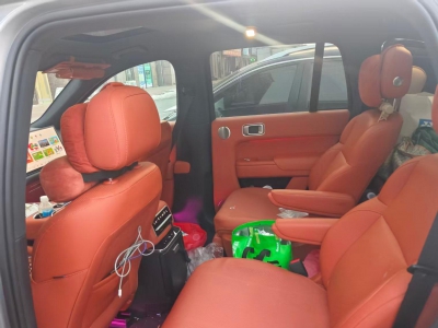 鲸牌链-京牌车长租平台-闲置京牌车长租：7500 元/月 理想L8 6座 混动SUV 尾号2 