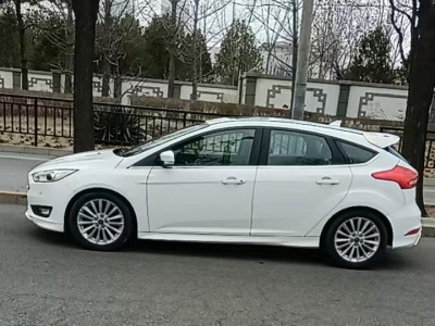 鲸牌链-京牌车长租平台-闲置京牌车长租：2500 元/月 福特福克斯 5座 汽油小轿车 尾号9 