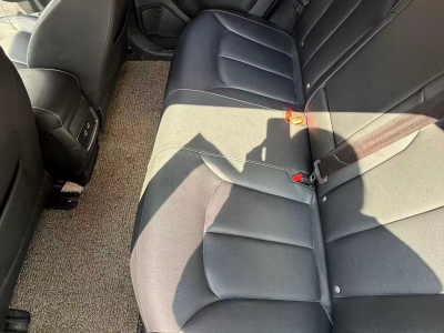 鲸牌链-京牌车长租平台-闲置京牌车长租：2500 元/月 上汽荣威Ei5 5座 纯电小轿车 尾号9 