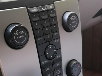 鲸牌链-京牌车长租平台-闲置京牌车长租：1800 元/月 沃尔沃S40 5座 汽油小轿车 尾号9 