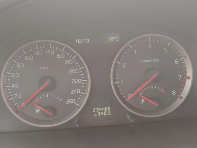 鲸牌链-京牌车长租平台-闲置京牌车长租：1800 元/月 沃尔沃S40 5座 汽油小轿车 尾号9 