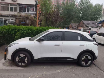 鲸牌链-京牌车长租平台-闲置京牌车长租：2000 元/月 吉利星愿 5座 纯电小轿车 尾号8 