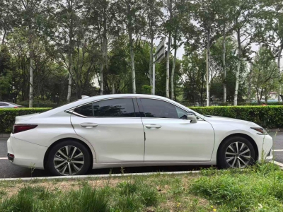 鲸牌链-京牌车长租平台-闲置京牌车长租：4200 元/月 雷克萨斯ES200 5座 汽油小轿车 尾号7 