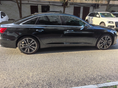鲸牌链-京牌车长租平台-闲置京牌车长租：6000 元/月 奥迪A6 45TFSI 四驱版 5座 汽油小轿车 尾号6 